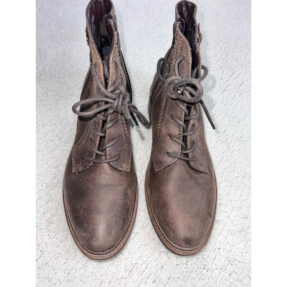 CLIFFS By White Mountain Elibeth Stacked Heel Lace-Up Ankle Bootie - size 9.5 - Picture 6 of 11